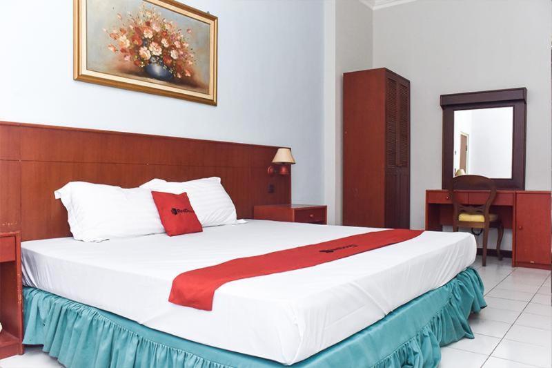 Reddoorz Near Kampung Warna Warni Ξενοδοχείο Μαλάνγκ Δωμάτιο φωτογραφία
